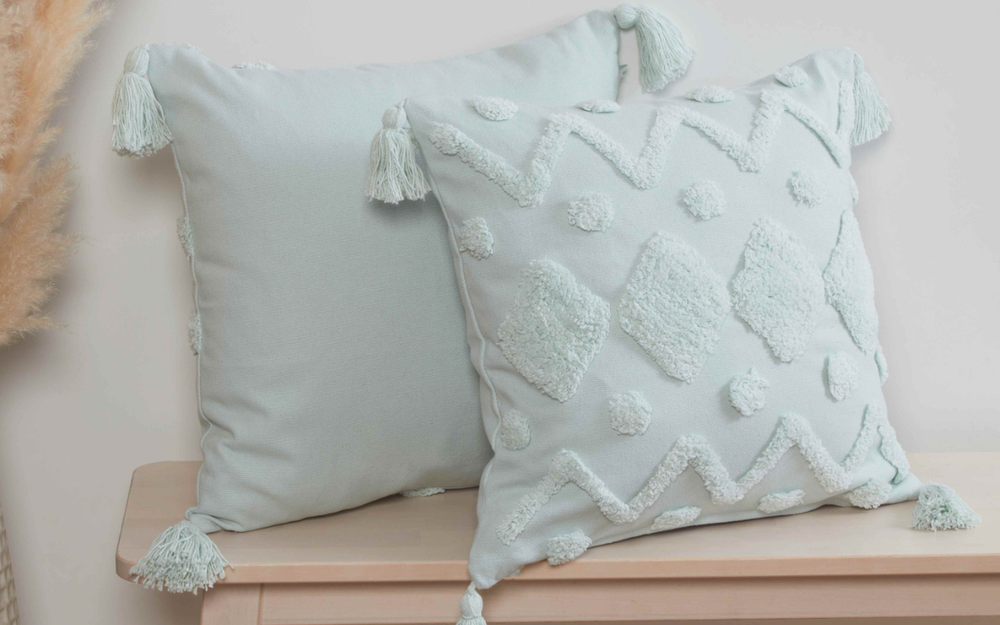 How to pick cushion covers that sell in different seasons