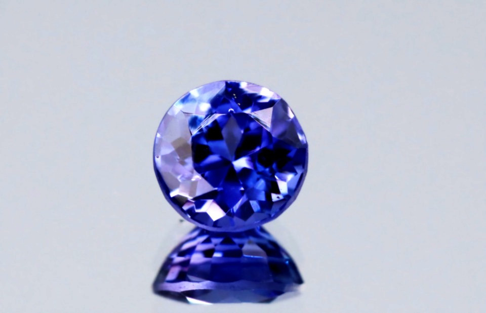 ひより（琉弥、琉弥）7/4 Violet Blue Round AAA Natural Tanzanite 0.72 Carats