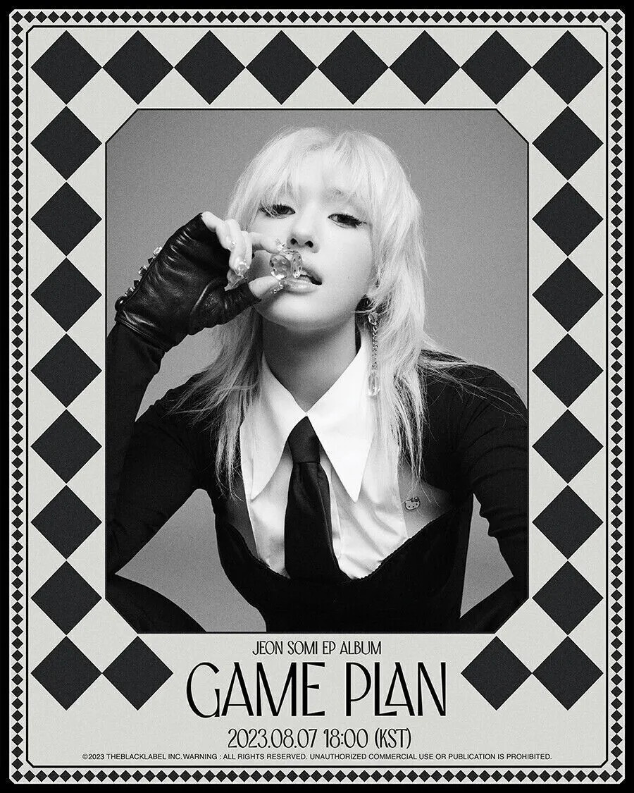 K-POP・アジア JEON SOMI XOXO GAME PLAN PHOTOBOOK JEON SOMI - [GAME PLAN] EP Album Photobook (RANDOM Version)