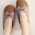 Woven Straw Closed-Toe Indoor Slippers for Women with Printed Fabric Upper and Lightweight Feel
