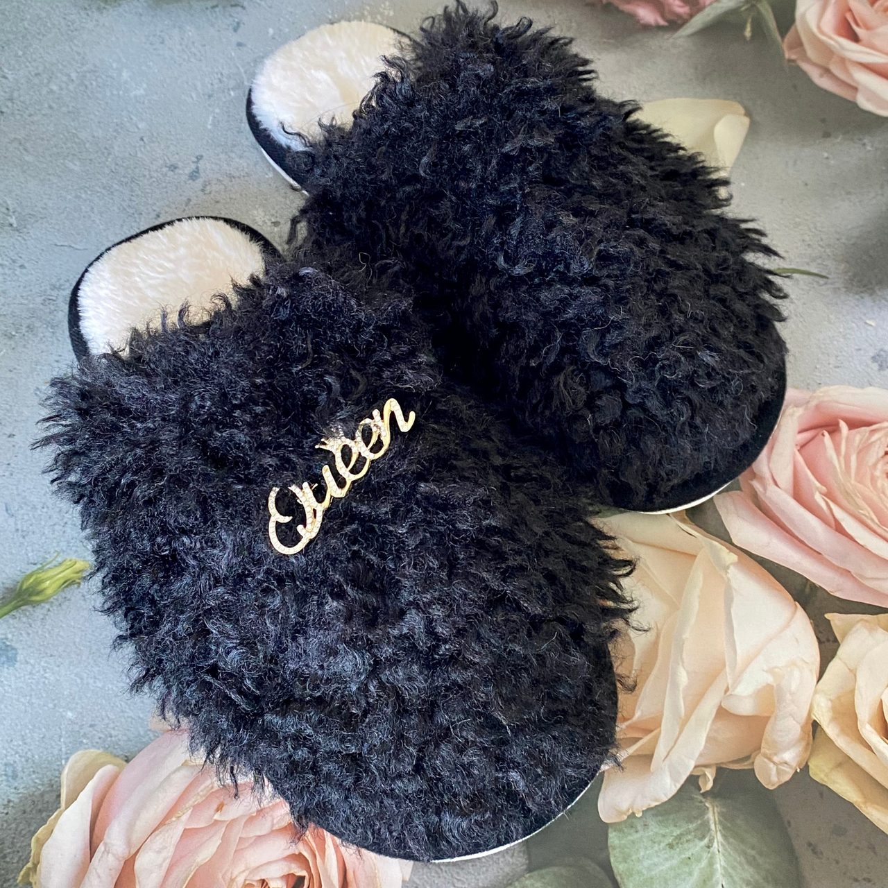 Minimalist Fuzzy Bedroom Slippers | Bedroom slippers, House slippers, Fluffy  shoes