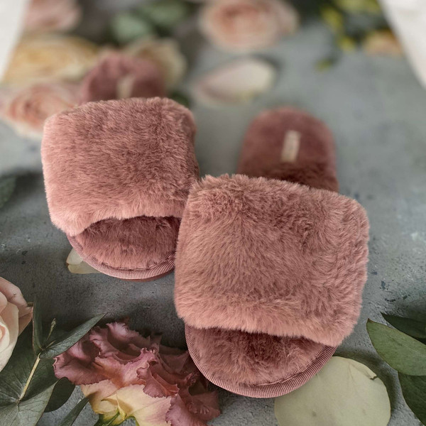 Plush Faux Fur Wide Band Open-Toe Indoor House Slippers with Non-Slip Sole for Women