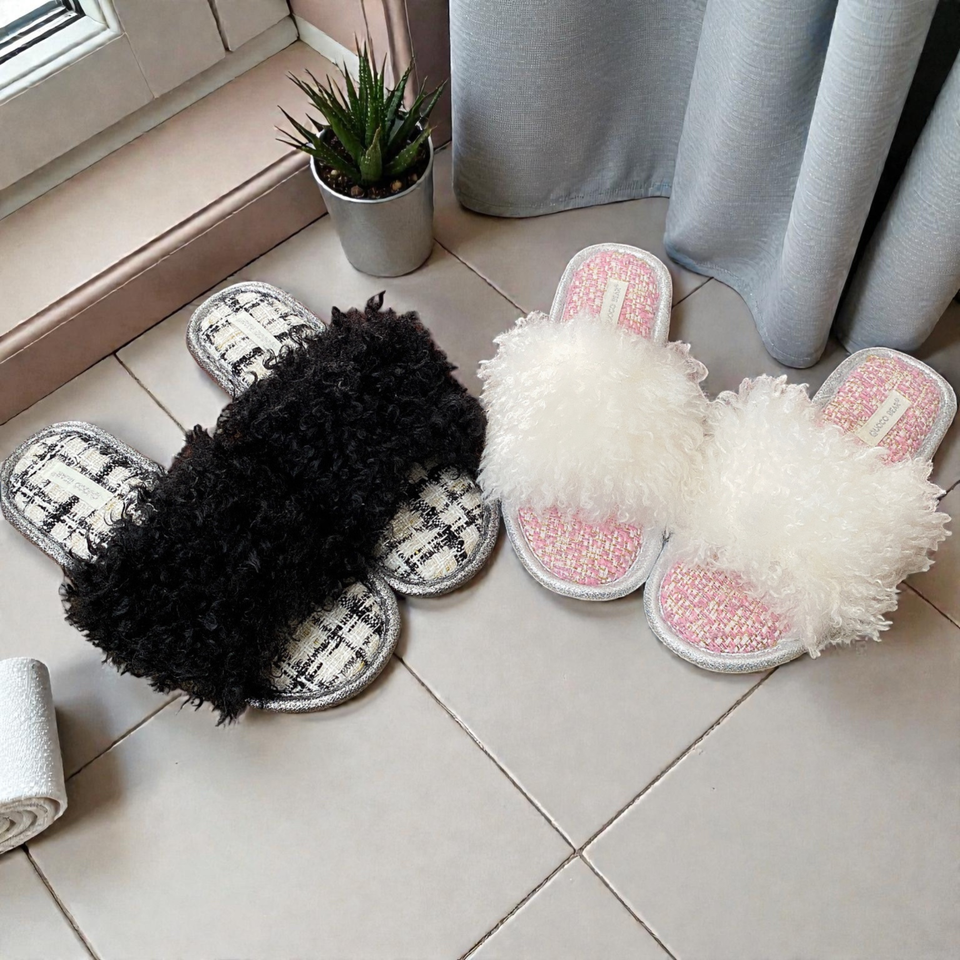 Cloud-Pile Faux Fur Slide Slippers – Oversized Plush Upper with Textured Cushioned Footbed