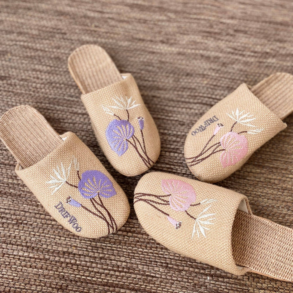 Women’s botanical linen house slippers, alternate view