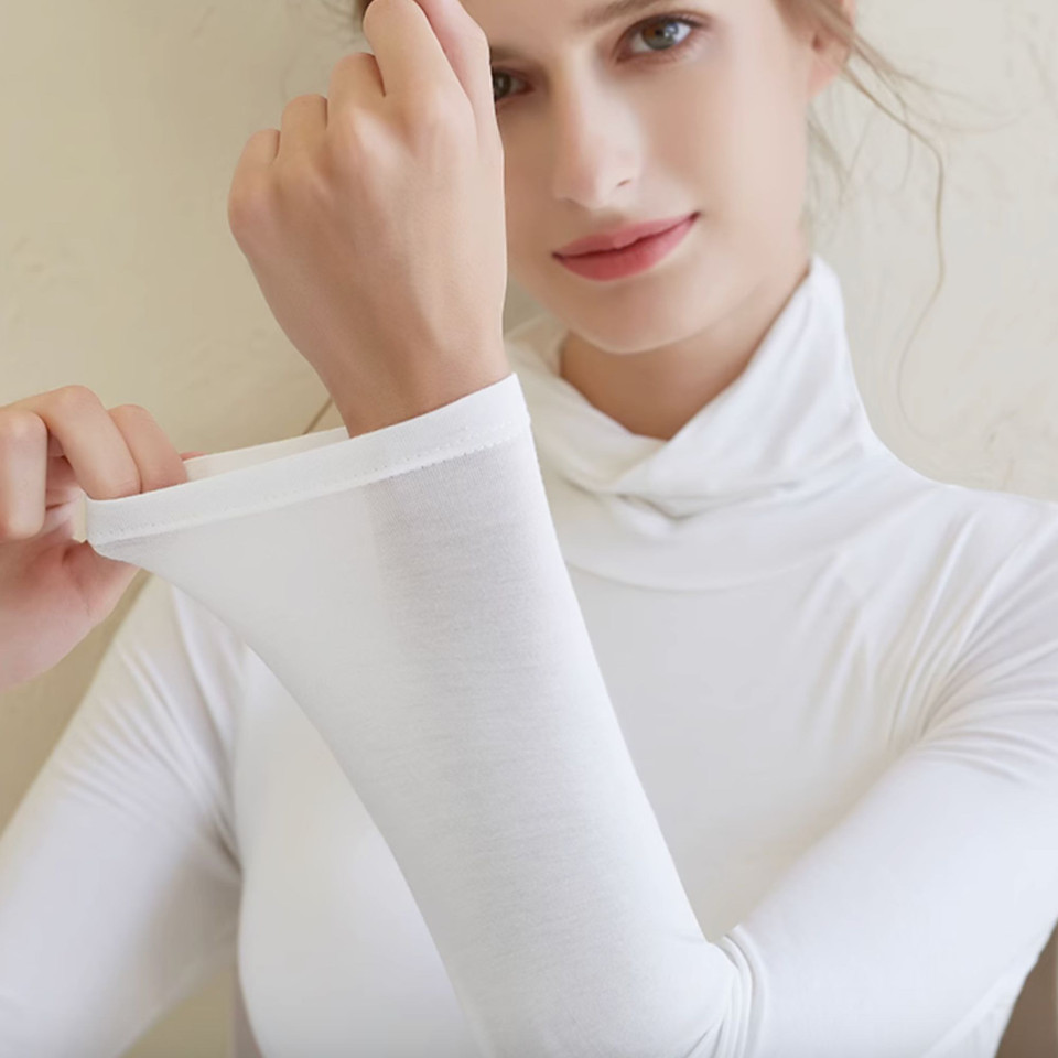Soft Modal Turtleneck Base Layer Top – Sleek Long-Sleeve Innerwear with Bra-Friendly Design