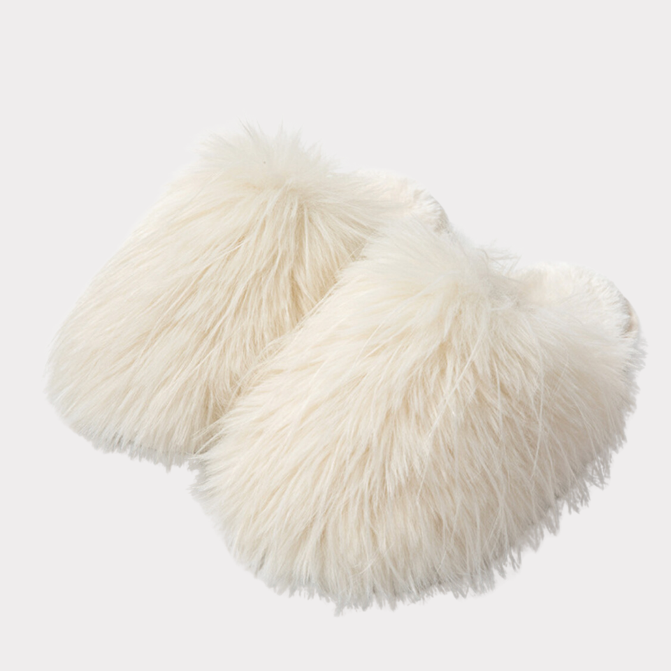 CloudFur Plush Slide Slippers – Extra Fluffy Cozy Home Shoes