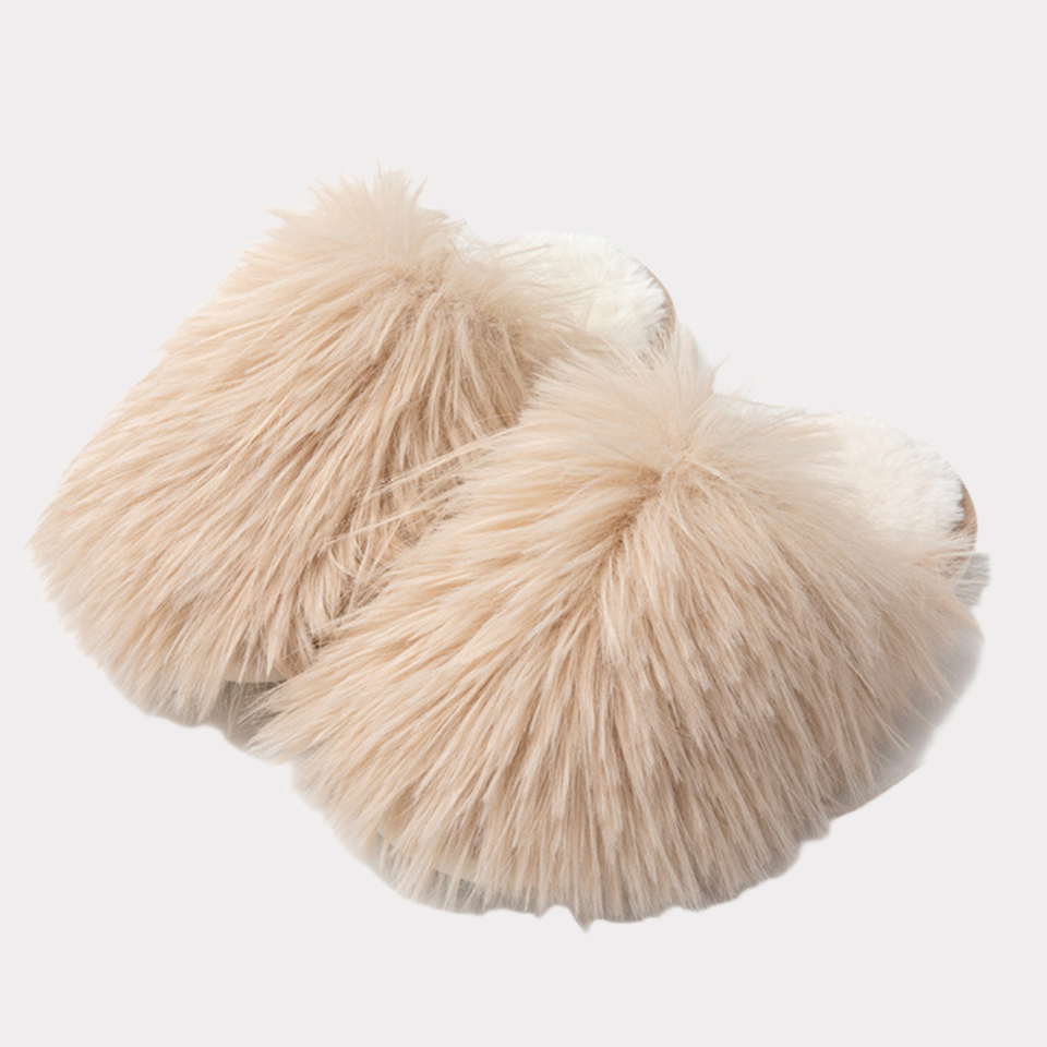 CloudFur Plush Slide Slippers – Extra Fluffy Cozy Home Shoes