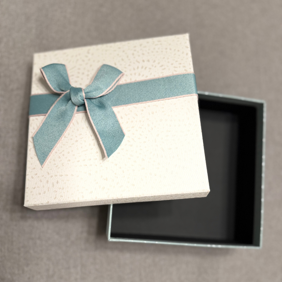 Premium Ribbon Gift Box – Empty Keepsake Gift Packaging
