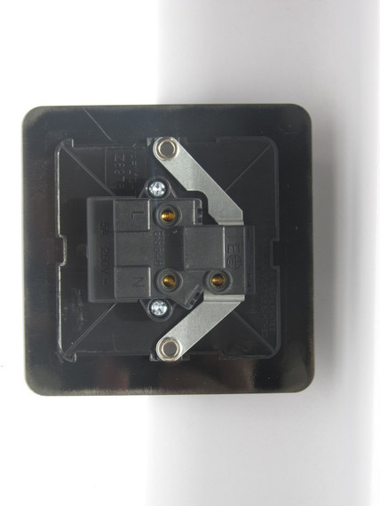 Varilight Brushed Steel Ultraflat 1-Gang 5A Round Pin Socket