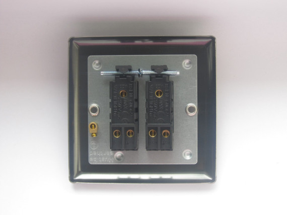 Varilight Victorian Brass 10A 1 or 2 Way Black Rocker Switch (1-6 Gang)