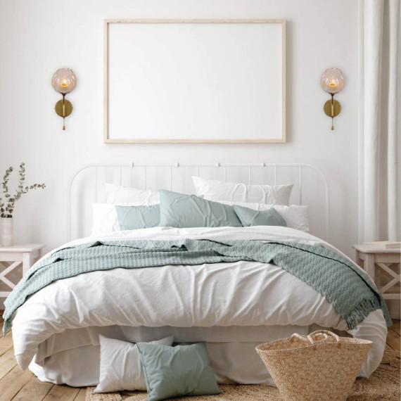 Amber Reeded Glass Globe Gold Metal Vintage Retro Wall Light with Pull Down Switch