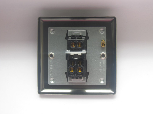 Varilight Matt Black 16A Flex Outlet Plate