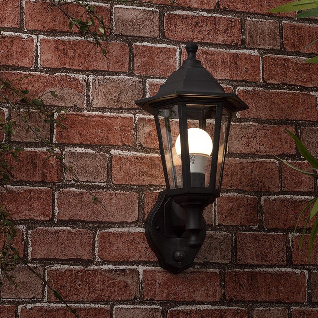 EliteR IP44 Outdoor Wall Lantern With Dusk Dawn Sensor