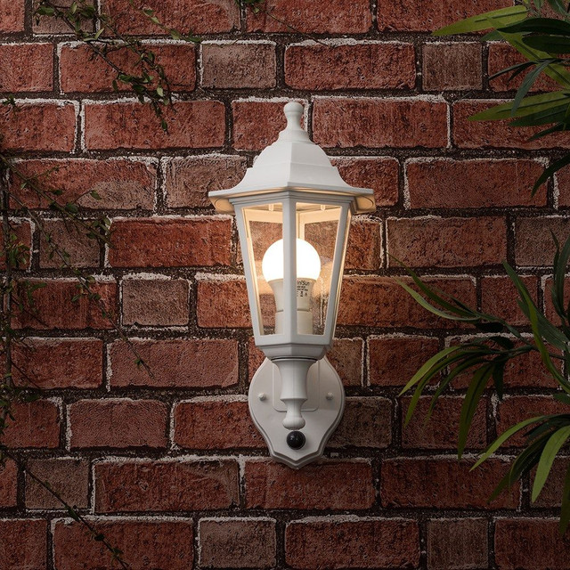 EliteR IP44 Outdoor Wall Lantern With Dusk Dawn Sensor