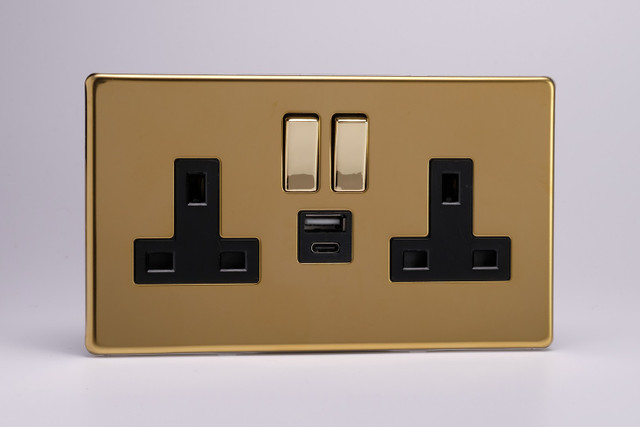 Varilight Polished Brass Screwless 2-Gang 13A Single Pole Switched Socket with 1x USB A & 1x USB C Charging Ports