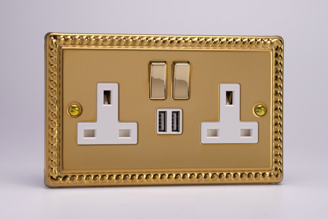 Varilight Georgian Brass 2-Gang 13A Single Pole Switched Socket + 2x5V DC 2100mA USB Charging Ports