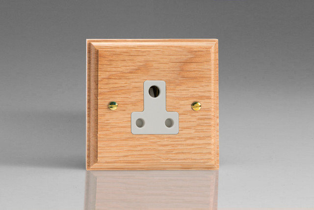 Varilight Oak Kilnwood 1-Gang 5A Round Pin Socket