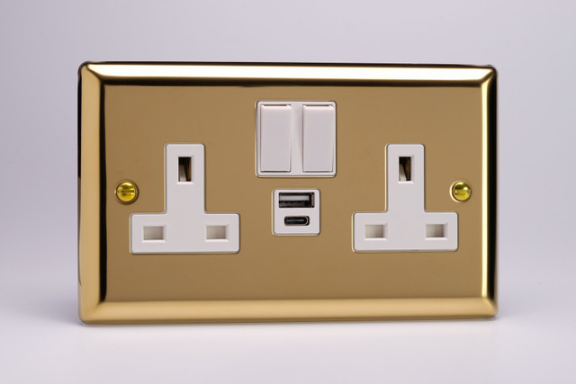 Varilight Victorian Brass 2-Gang 13A Single Pole Switched Socket with 1x USB A & 1x USB C Charging Ports