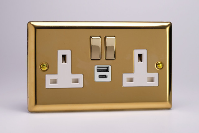 Varilight Victorian Brass 2-Gang 13A Single Pole Switched Socket with 1x USB A & 1x USB C Charging Ports