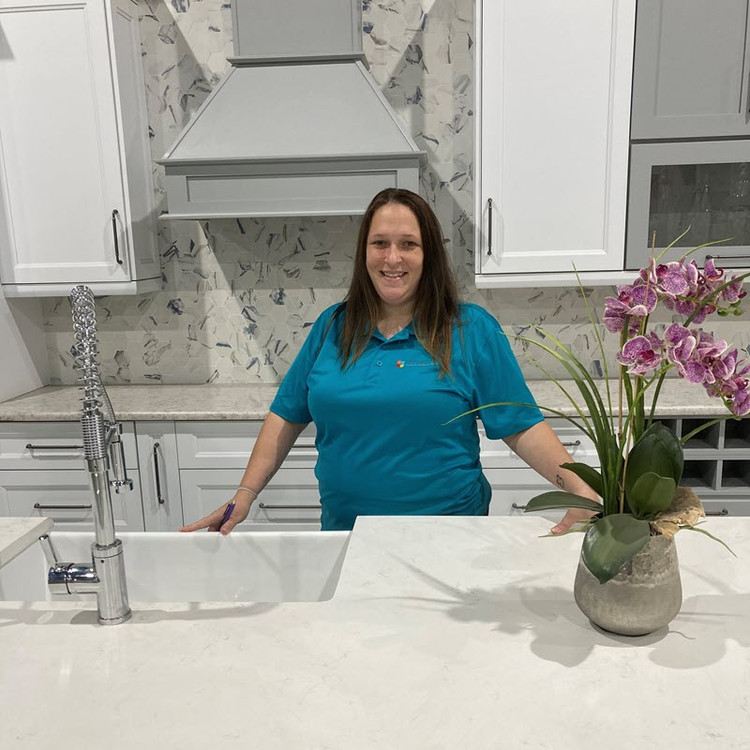 Meet Anna Robinson, Fort Myers Assistant Manager