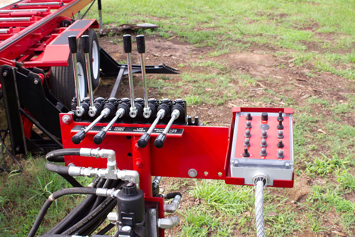 Control Station on the hydraulic portable sawmill HD-3238