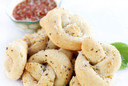 Mom'S Place Gluten Free Garlic Knots Mix With Garlic Butter Sauce