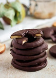 Skr?veru Apples in Milk Chocolate (2 * 100g)  Belgian Cocoa Coated Dried Apples, Sweet & Tangy Treat, No Artificial Colors or Preservatives, Made with Premium Ingredients, 100% Recyclable Packaging