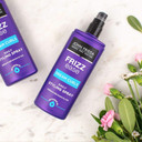 John Frieda Frizz Ease Dream Curls Daily Styling Spray, Curl Reviving Spray for Curly and Wavy Hair, 200 ml