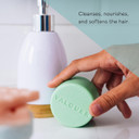 Valquer 2-in-1 Onion Solid Shampoo and Conditioner. Cleanses, Nourishes, Softens, and Stimulates Hair Growth with Onion Extract. Suitable for all hair types. Natural ingredients and vegan. 70 g