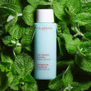 Clarins Energizing Emulsion for Tired Legs 125ml | Refreshing Leg & Foot Lotion with Camomile, Cypress & Witch Hazel | Cooling Relief for Heavy, Aching Legs | Hydrates & Revives After Long Days