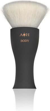 Amanda Harrington London The Small Body Brush