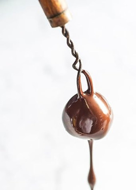 Willie's Cacao - Milk Chocolate Praline Truffles with Sea Salt - Small Box of Chocolates - 35g x 8 - Artisan Chocolate