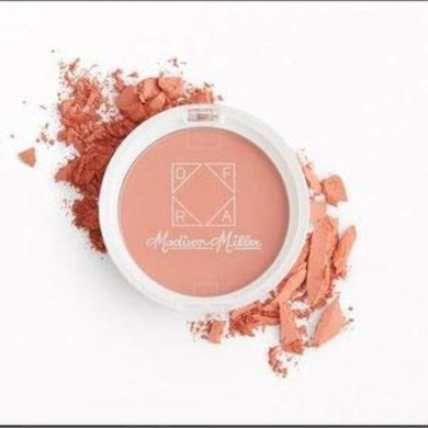 Ofra Cosmetics Madison Miller Blush"Ollie Need Is Love"