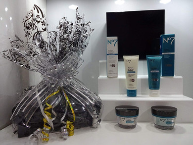 No7 Protect & Perfect Intense Collection Gift Set Gift Box In Gift Hamper Gift Wrapped Luxury Gift Hamper For Her