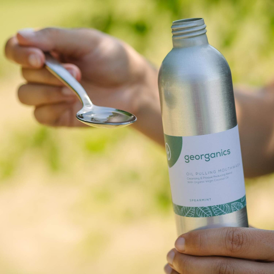 Georganics - Organic Whitening Oilpulling Mouthwash - Cleansing & Plaque Reducing Blend With Organic Virgin Coconut Oil - Vegan, Sls, Cruelty And Fluoride Free - Spearmint - 100Ml