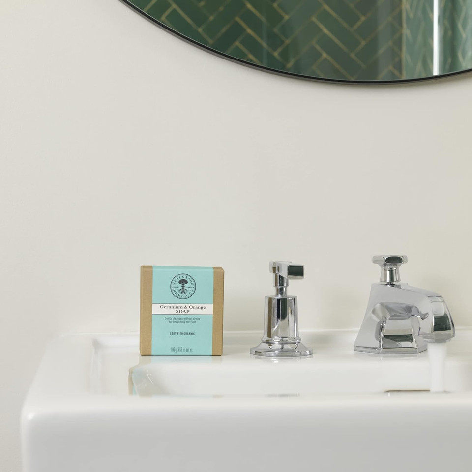 Nealã¢ÂS Yard Remedies Geranium & Orange Soap | Natural & Organic Soap | Non-Drying | Palm Oil-Free Soap | 100G

Size: 100 G (Pack Of 1)