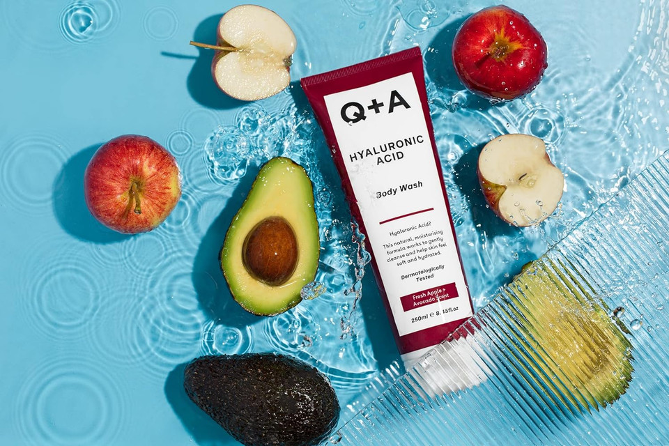 Q+A Hyaluronic Acid Body Wash For Nourishing Body Care, A Blend Of Hyaluronic Acid, Giant Kelp Extract And Saccharide Isomerate, And A Fresh Apple And Avocado Scent 250Ml