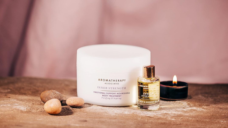 Aromatherapy Associates Inner Strength Emotional Support Body Treatment. Nourishing Body Cream For Soft And Comforted Skin. Made With Clary Sage, Cardamom And Frankincense Essential Oils (6.76 Oz)
