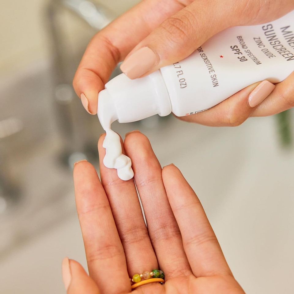 First Aid Beauty Mineral Sunscreen  Zinc Oxide, Broad Spectrum, Spf 30  Sun Protection With No White Cast  1.7 Oz