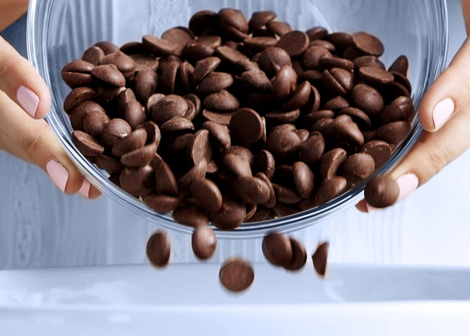 Ghirardelli 72% Cacao Chocolate Chips, 5Lb Bag With Ghirardelli Stamped Barista Spoon