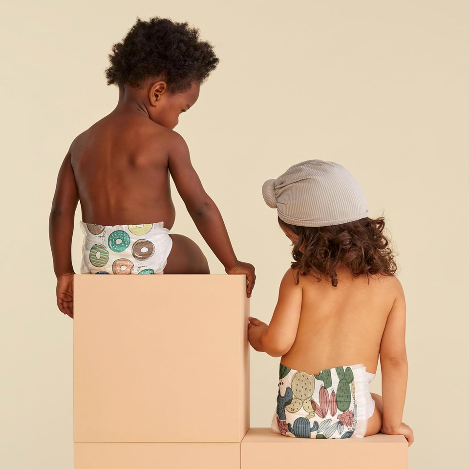 The Honest Company Clean Conscious Diapers | Plant-Based, Sustainable | Rose Blossom + Tutu Cute | Super Club Box, Size 1 (8-14 Lbs), 136 Count The Honest Company Clean Conscious Diapers | Plant-Based, Sustainable | Rose Blossom + Tutu Cute | Super Club Box, Size 1 (8-14 Lbs), 136 Count