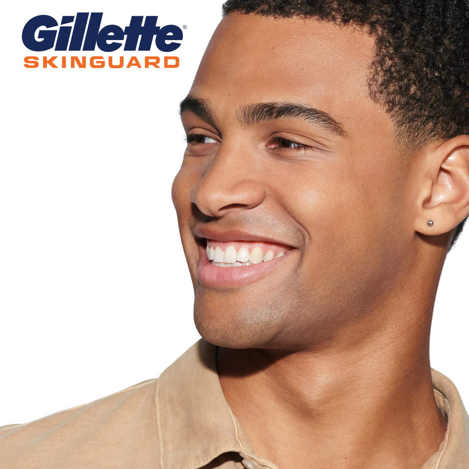 Gillette Skinguard Men'S Razor Flex Handle + 4 Blade Refills