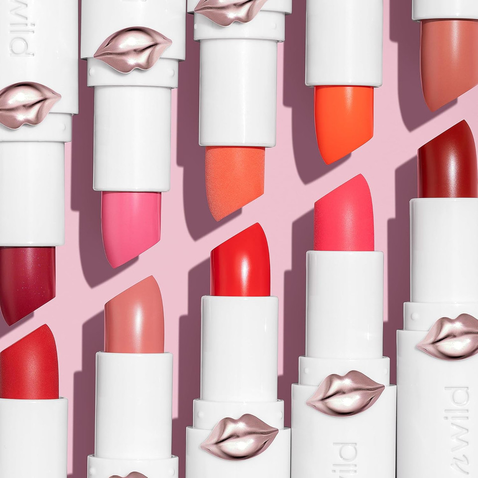 Wet N Wild Mega Last High-Shine Lipstick Lip Color, Infused With Seed Oils For A Nourishing High-Shine, Buildable & Blendable Creamy Color, Cruelty-Free & Vegan - Crimson Crime