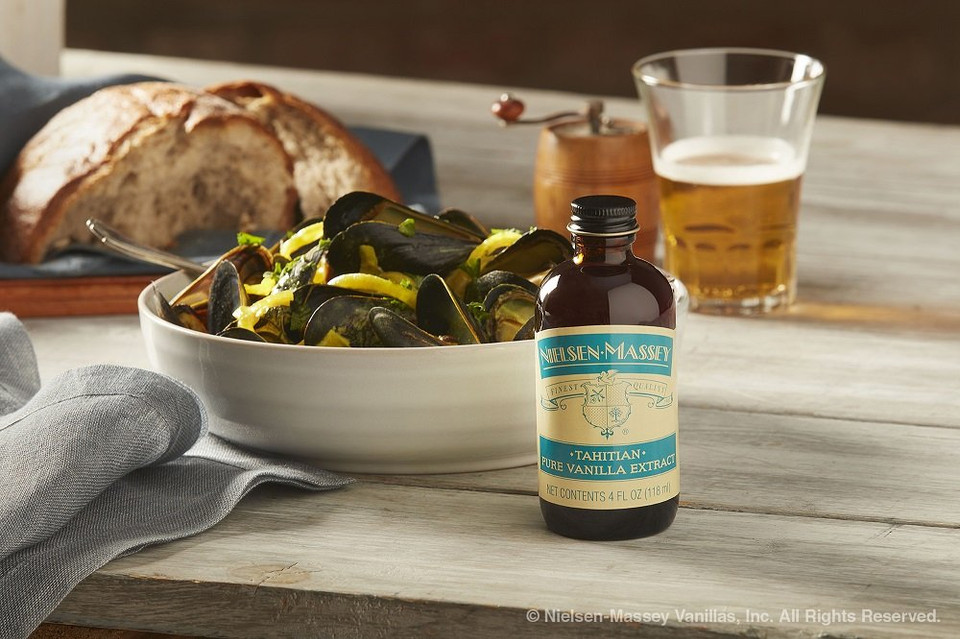 Nielsen-Massey Tahitian Pure Vanilla Extract For Baking And Cooking, 4 Ounce Bottle