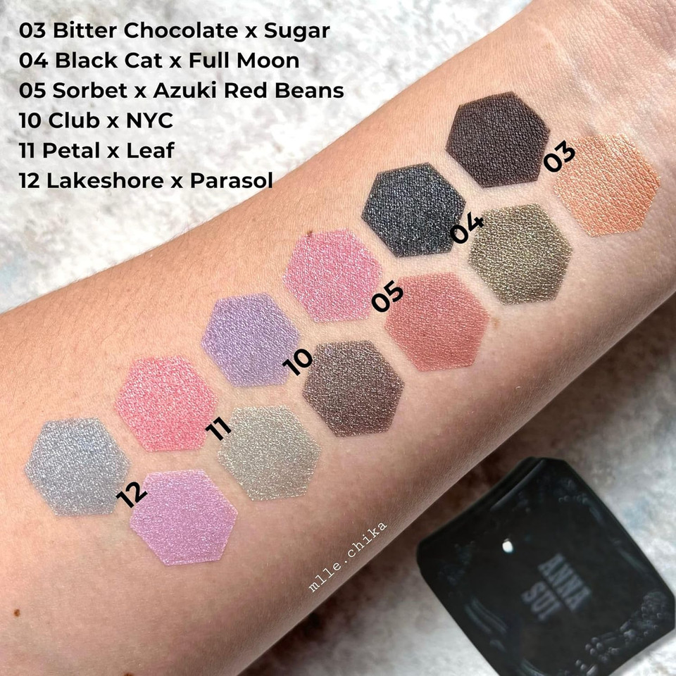 Anna Sui - Eye Color Compact - Two-Tone Eye Shadow Fillers For Eyeshadow Palette - Pink And Brown Long-Lasting Eye Makeup - 05 Sorbet X Azuki Red Beans - 0.05 Oz05 Sorbet X Azuki Red Beans