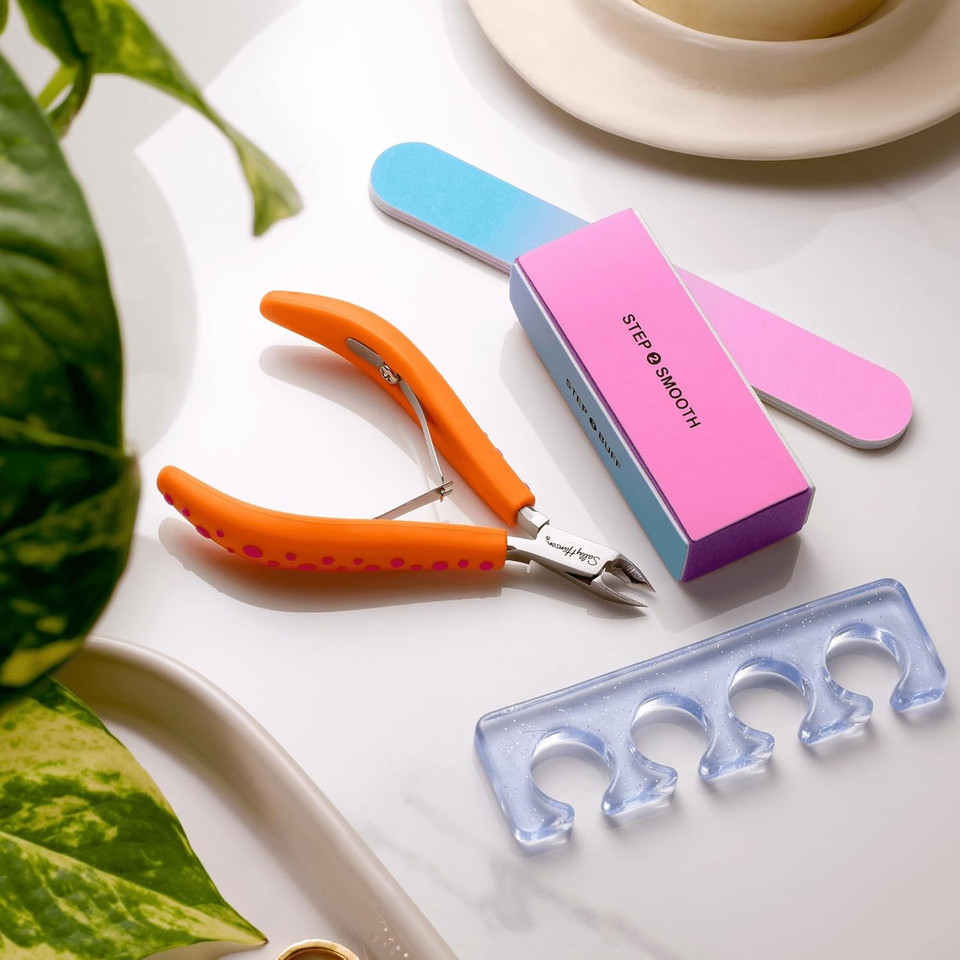 Sally Hansen Instant Cuticle Removerã¢Â + Tools Bundle, Includes Salon Effectsã¢Â® Pro Nail Files, Salon Effectsã¢Â® Pro Nail Buffer, Salon Effectsã¢Â® Pro Jelly Toe-Spacer, Nip 'Em Neat