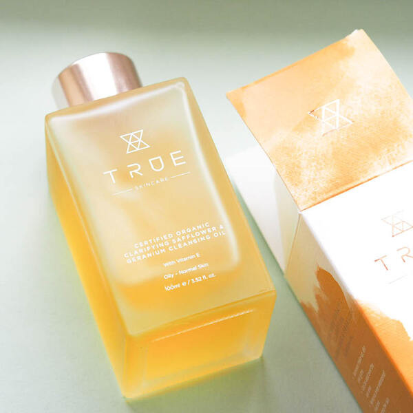 True Skincare Safflower & Geranium Cleansing Oil 110Ml