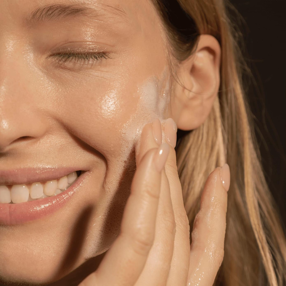 Compagnie De Provence Solid Face Cleanser - Sensitive Skin - 3 Ounce Bar