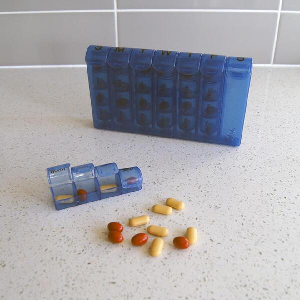 Lifemaxweekly Pill Box, Four Doses Per Day, Secure Closure