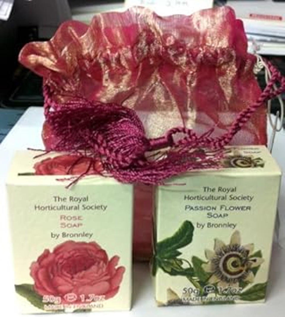 BRONNLEY GIFT SET RHS ROSE & PASSION FLOWER SOAP GIFT BAG - 1 SET by Bronnley